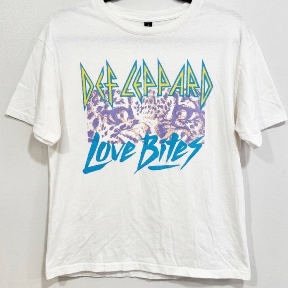 Def Leppard Love Bites Graphic Concert Band Tee Women's Size Small